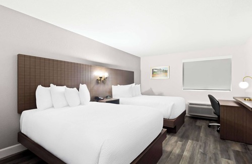 Groves Hotel | SureStay by Best Western Groves