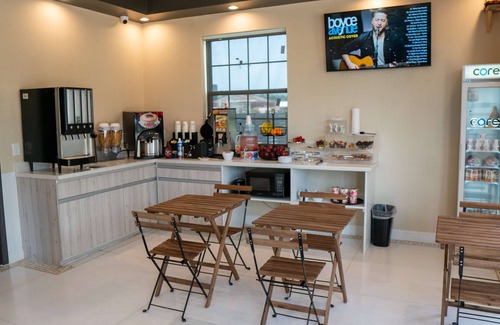 South Houston Hotel | SureStay Hotel by Best Western Houston Southeast