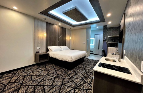 South Houston Hotel | SureStay Hotel by Best Western Houston Southeast