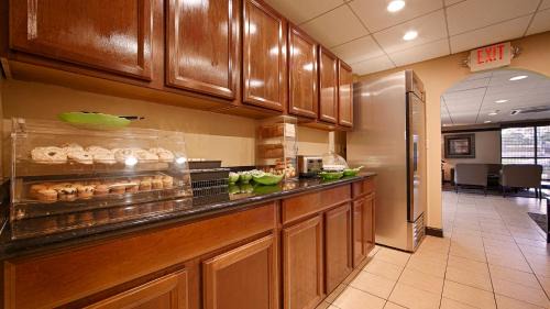 East Brunswick Hotel | SureStay Hotel by Best Western East Brunswick