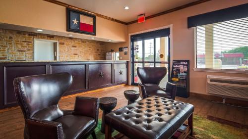 Floresville Hotel | SureStay Hotel by Best Western Floresville
