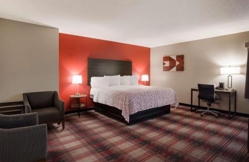 Higginsville Hotel | SureStay Hotel by Best Western Higginsville