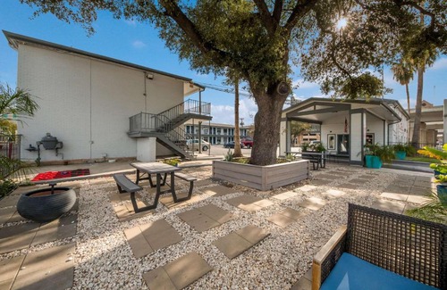 Tobin Hill Hotel | SureStay Hotel by Best Western San Antonio Riverwalk
