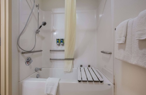 Whittington Hotel | SureStay Hotel by Best Western Whittington Rend Lake