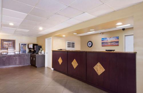 Feather Sound Hotel | SureStay Hotel by Best Western St Pete Clearwater Airport