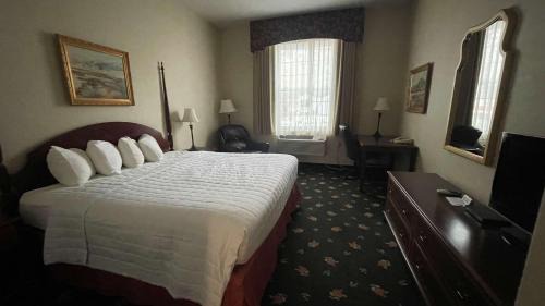 Eureka Hotel | SureStay Hotel by Best Western Eureka