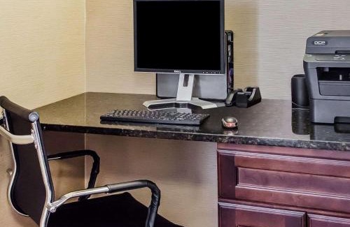 Lickdale Hotel | SureStay Plus by Best Western Jonestown Lebanon Valley