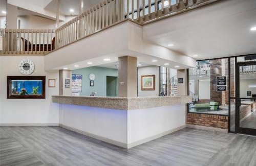 Greenwood Hotel | SureStay Plus Hotel by Best Western Greenwood