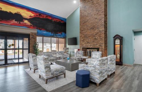Greenwood Hotel | SureStay Plus Hotel by Best Western Greenwood