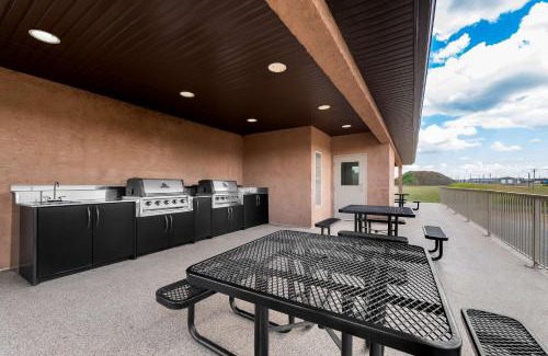 Hardisty Hotel | SureStay Plus Hotel by Best Western Hardisty