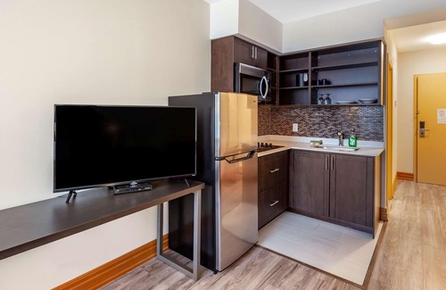 Kincardine Hotel | SureStay Plus Hotel by Best Western Kincardine