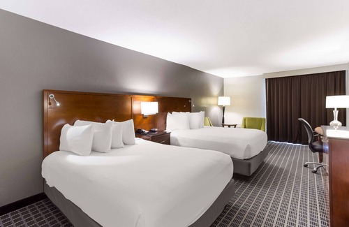 Greenwood Hotel | SureStay Plus Hotel by Best Western Greenwood