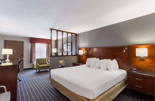 Greenwood Hotel | SureStay Plus Hotel by Best Western Greenwood