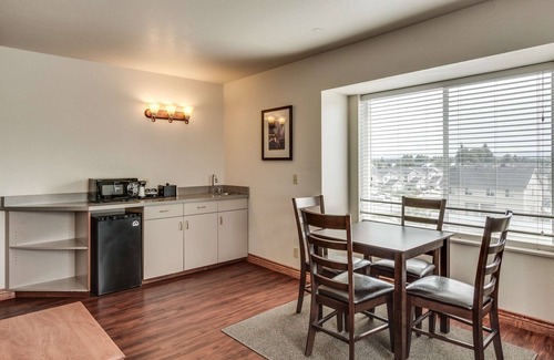 Post Falls Hotel | SureStay Plus Hotel by Best Western Post Falls