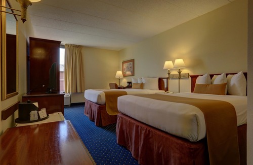 Lombard Hotel | SureStay Plus Hotel by Best Western Chicago Lombard
