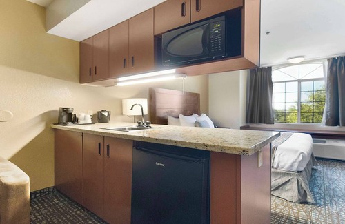 Rocklin Hotel | SureStay Plus Hotel by Best Western Rocklin