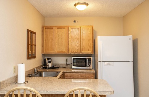 Elizabethtown Hotel | SureStay Plus Hotel by Best Western Elizabethtown Hershey