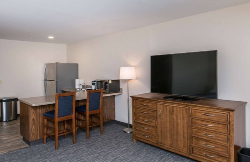 Elizabethtown Hotel | SureStay Plus Hotel by Best Western Elizabethtown Hershey