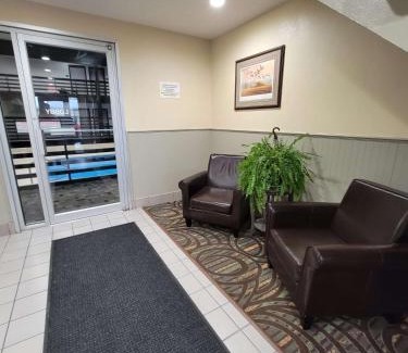 Grand Island Hotel | SureStay Plus Hotel by Best Western Grand Island