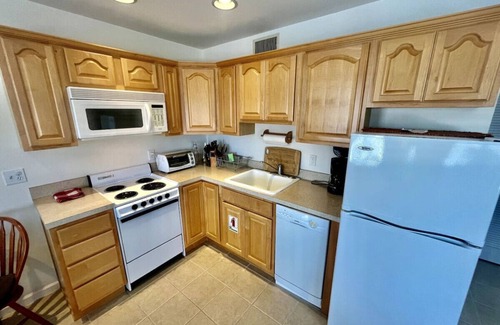 Cape May - Wildwood Condo | Surf Ave Suite: Pool, Beach, & Boardwalk