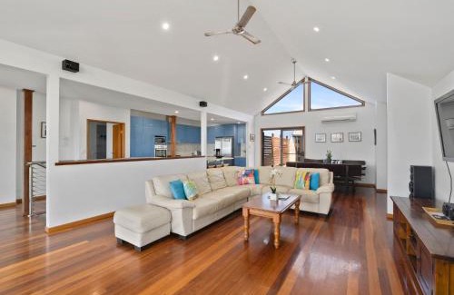 Arrawarra Headland House | Surf Break