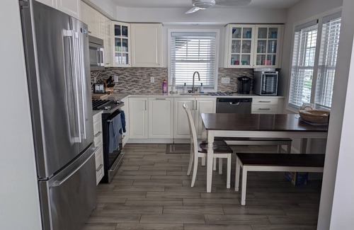 Surf City House | Surf City NEW 3BR 1st Fl - Steps to Kid Friendly Bay Beach Walk to Ocean