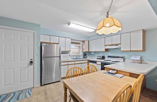 Ocean City Apartment | Surf Crest 205 |Boardwalk| South OC