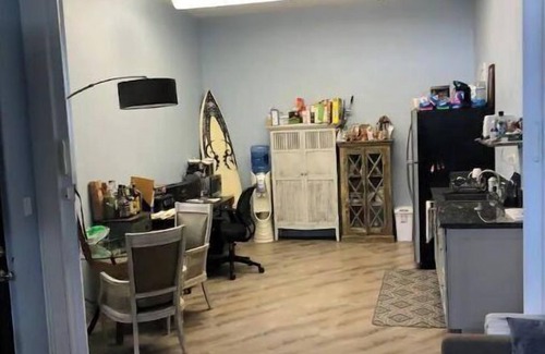 San Clemente Apartment | Surf Ghetto studio stepsfrom north beach-Metrolink