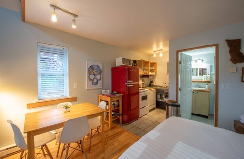 Ucluelet House | Surf Haven - Cabin in Ucluelet