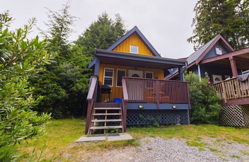 Ucluelet House | Surf Haven - Cabin in Ucluelet