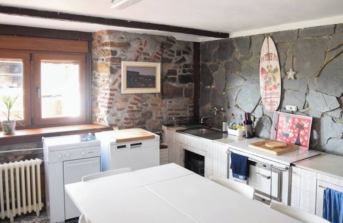 Castrillon Cottage | Surf house, climatic shelter, sustainable architecture.
