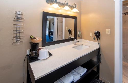 Fort Bragg Hotel | Surf Motel and Gardens