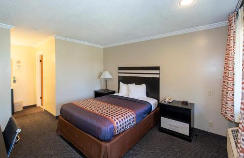 Fort Bragg Hotel | Surf Motel and Gardens
