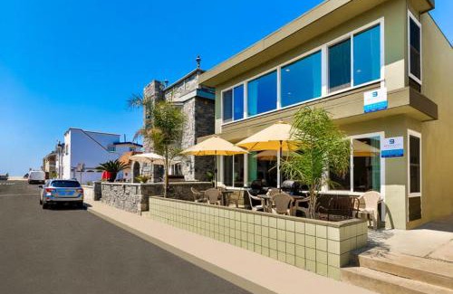 West Newport House | Surf N Sand 1