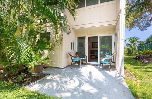 Historic Kailua Village House | Surf & Racquet Club #24 New Beds, New You!