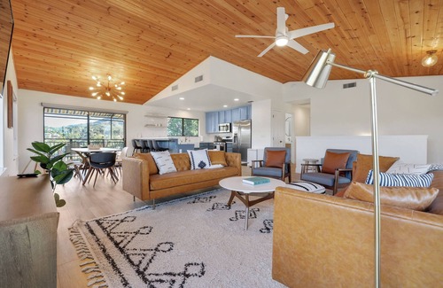 Oak Shores House | Surf Shack at Lake Nacimiento with Private Slip!