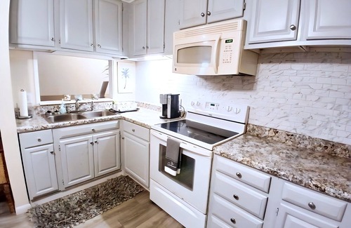 Ocean Isle Beach Apartment | * Surf Shack/Reserved Beach Parking Included *