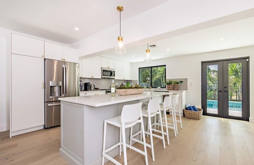 Southside House | Surf Side Retreat - WPB Luxury Escape