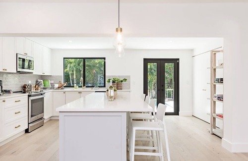Southside House | Surf Side Retreat - WPB Luxury Escape