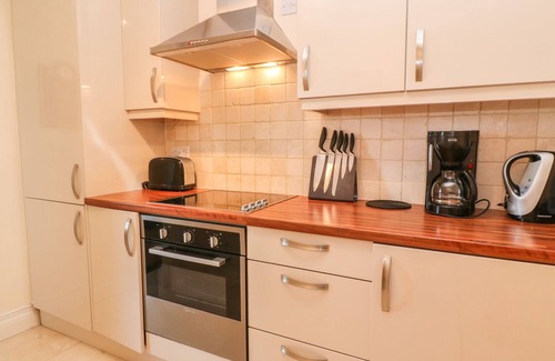 Chysauster Apartment | SURF SONG, pet friendly, with pool in Penzance