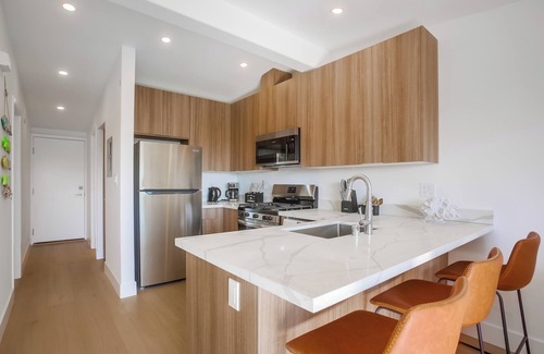 Country Club Apartment | Surf Spot 1 - beautiful 1 bedroom apartments walking distance to Windansea Beach