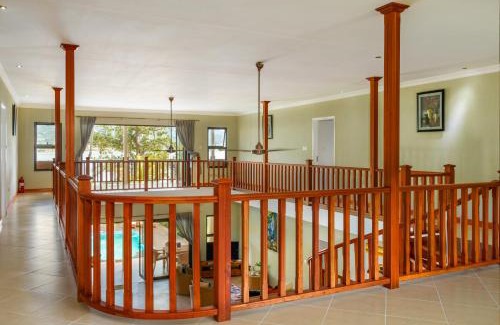 Cerf Island Villa | Surf Tropical Villa Seascape
