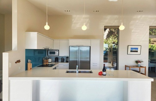 Hot Water Beach Villa | Surf View Hot Water Beach, Surf View Hot Water Beach