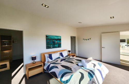 Hot Water Beach House | Surf View Hot Water Beach