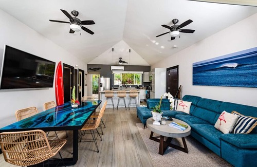 Avellanas Beach House | Surfer's Heaven - Modern, new home, close to beach