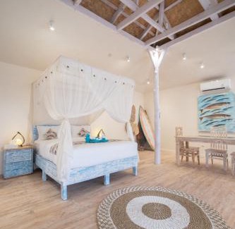 East Sumba House | Surfer - Single Room Bungalow with Queen Bed, Working Desk, Shower, FREE Access to Pool and Gym, Onsite SPA, Car-Bike-ATV Rental, Diving and Fishing
