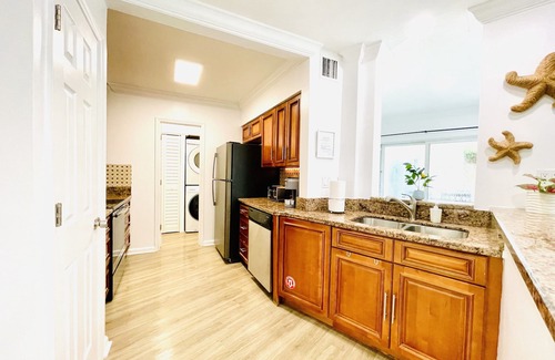 Dolphin Isles House | Surfers Paradise, Heated Pool, Steps away from the beach