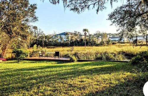 North Beach House | Surfers Paradise: Cozy Home near Hanna Park Poles