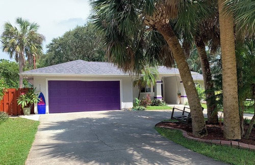 Floridana Beach House | Surfing Buddha Family Beach House - walk to beach - pet friendly