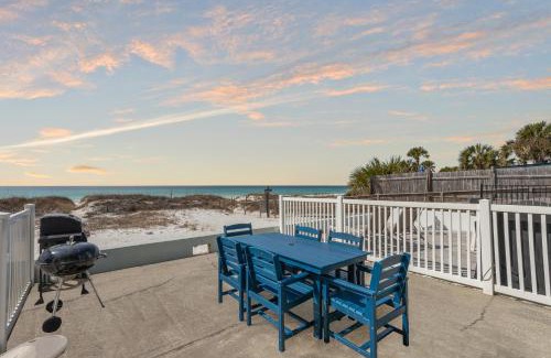 Bel Air House | Surf’s Up! Pet-friendly, 2BR 2BA Beachfront Townhouse, Sleeps 8!